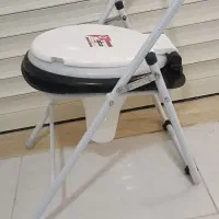 توالت فرنگی سیار و یک عدد عصا