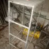 چهار پایه آهنی