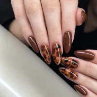 کاشت ناخن با نصف قیمت
