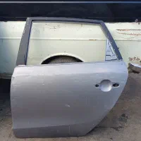 یک  عدد درب هیوندا i30 و کاپوت