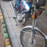 یک عدد متور سیکلت مدل ۹۰