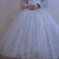 لباس عروس در حد نو