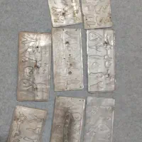 پلاک قدیمی و کاپوتاژ
