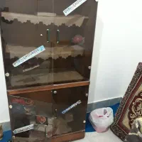 کمد شیشه ای