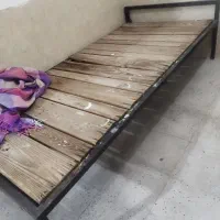 تخت سنتی. چهار دست مبل تک نفره. یک مبل دو نفره