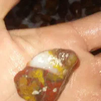 سنگ عقیق اصل معدنی با عبور نور