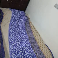 تخت خواب یک نفره در حد نو‌تمیز ومرتب