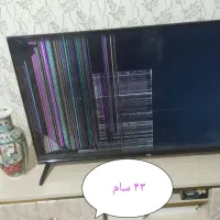 دو عدد تلویزیون پنل شکسته