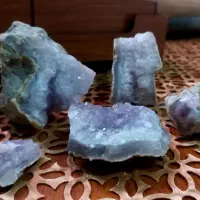 کلوخ سنگ آماتیست بلوری آمیتیست بنفش سنگ آرامش