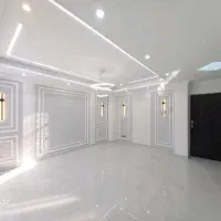 71-متر-تلفیقی-از-هنر-و-معماری-غرق-نور-پارکینگ-سندی