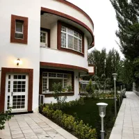 اجاره ویلا 2200 متری لب اب باغبهادران