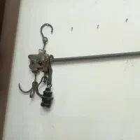 ترازو قدیمی و قپون فوق قدیمی