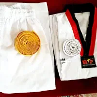 لباس تکواندو نو سالم خیلی کم استفاده شده کنار بوده