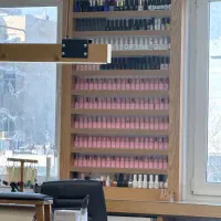 نظافتچی خانوم سالن زیبایی