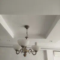 لوستر سه شعله همراه دوتا دیوارکوب و سقفی