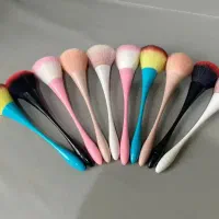 یکنفر گرافیست و یکنفر ادمین حرفه ای(دور کاری)