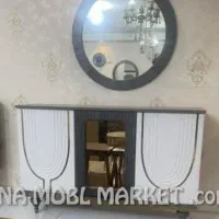 یک عدد جاکفشی و کنسول و آینه به فروش میرسد