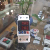 محافظ ولتاژ مرکزی
