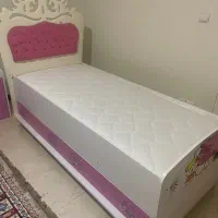 تخت نوجوان با تشک و کمد و ویترین و دو عدد کنار تخت|تخت و سرویس خواب|کرج, گلشهر|دیوار