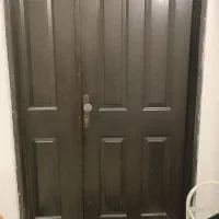 درب ورودی ساختمان