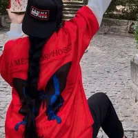 مانتو|لباس|بومهن, |دیوار