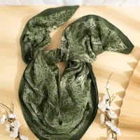 روسری برشکا پلیسه مگنولیا|لباس|قائن, |دیوار