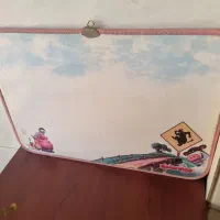 تعدادی عروسک و تخته وایت برد کودک|اسباببازی بچه|کرج, کرج نو|دیوار