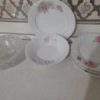 تعدادی ظروف