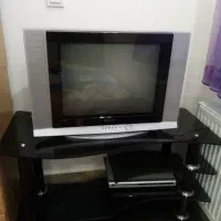 تلویزیون با میز