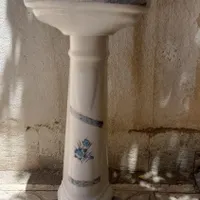 روشویی پایه دار