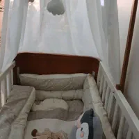 تخت کودک تمام چوب برند قابل استفاده تا سن سه سال|تخت و صندلی بچه|تهران, نیروی هوایی (پیروزی)|دیوار
