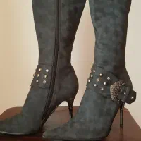 چکمه و کالج زنانه