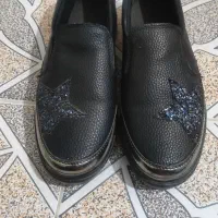 کفش|کیف، کفش، کمربند|لالی, |دیوار