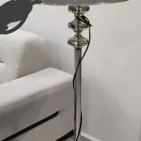 آباژور ایستاده