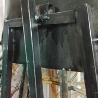 پایه فلزی تاج گل