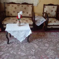 مبل ۷ نفره با یک عسلی جمع وجور
