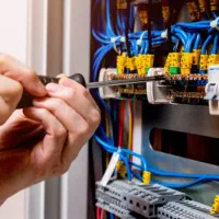 برق کشی ساختمان و نصب لوستر، آیفون، سنسور پارکینگ