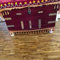 صندوق چوبی  قدیمی با روکش مخمل|صنایع دستی و سایر لوازم تزئینی|کرج, شهرک اوج|دیوار