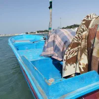 قایق ۲۷فوت فرمونی موتور۷۵مدل ۲۰۱۴پیستون۲۵