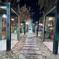 باغ رویایی اسلامشهر به دو نفر قلیان زن نیاز دارد