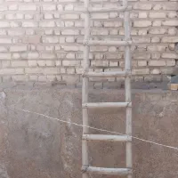 نردبان چوبی