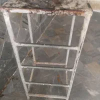 چهار پایه آهنی محکم