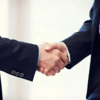 اتوکدکاری حرفه ای خانم جهت ترسیم نقشه های سازه