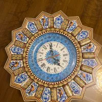 ساعت دیواری دست‌ساز با طرح میناکاری و خاتم‌کاری