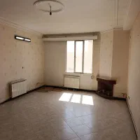 80متر 2خواب طبقه سوم  رو‌به آفتاب