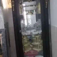 بوفه با گلدان