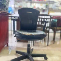 صندلی اداری نیاز به تعمیر
