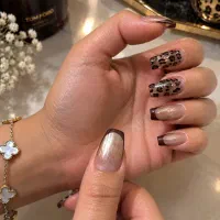 مدل کاشت ناخن  با قیمت ویژه  و لاک ژل رایگان
