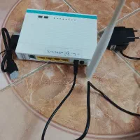 مودم دستگاه وای فای 4پورت در حد نو