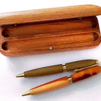 خودکار چوبی